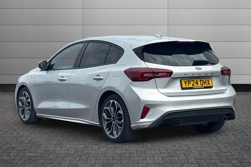 Used Ford Focus ST-Line X 125 HP (91 kW) 2024 Silver Hatchback