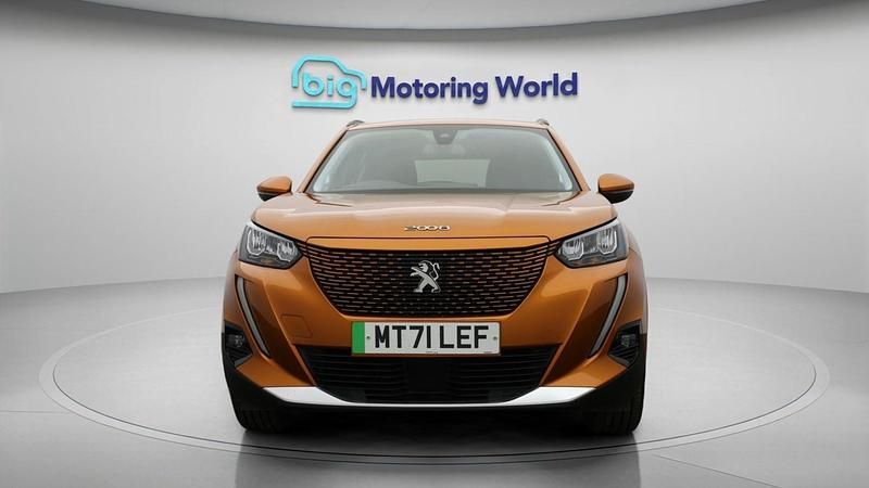 Used Peugeot e-2008 Allure Premium 98 kW (134 HP) 2021 Orange SUV