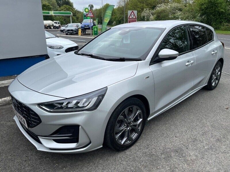 Moondust silver Used 2022 Ford Focus ST-Line Hatchback | £15,500 (Fair price) - Image 1/4