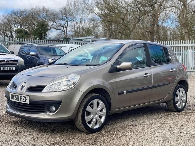 Used Renault Clio II Dynamique 2009 Beige Hatchback