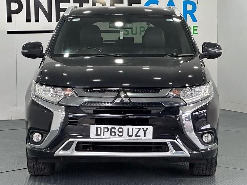 Begagnad Mitsubishi Outlander P-HEV 2019 Svart SUV