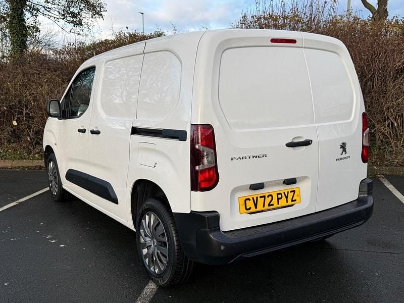 Used Peugeot Partner Premium 2022 White MPV
