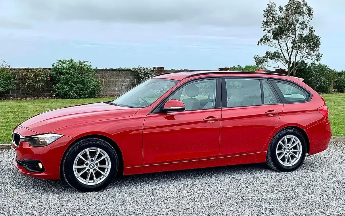 Used BMW 320 Efficient Dynamics 2017 Red Estate