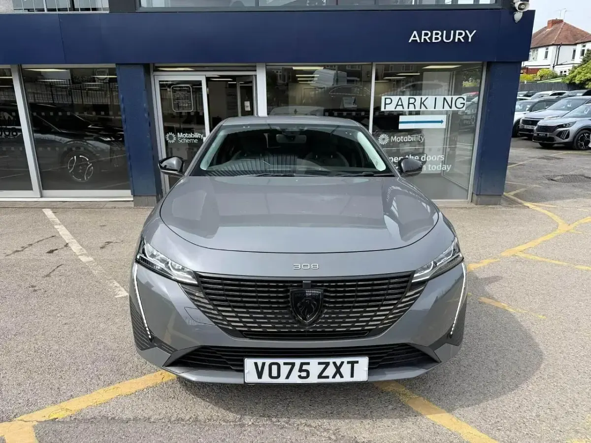 Used Peugeot 308 Allure 134 HP (98 kW) 2025 Grey Hatchback