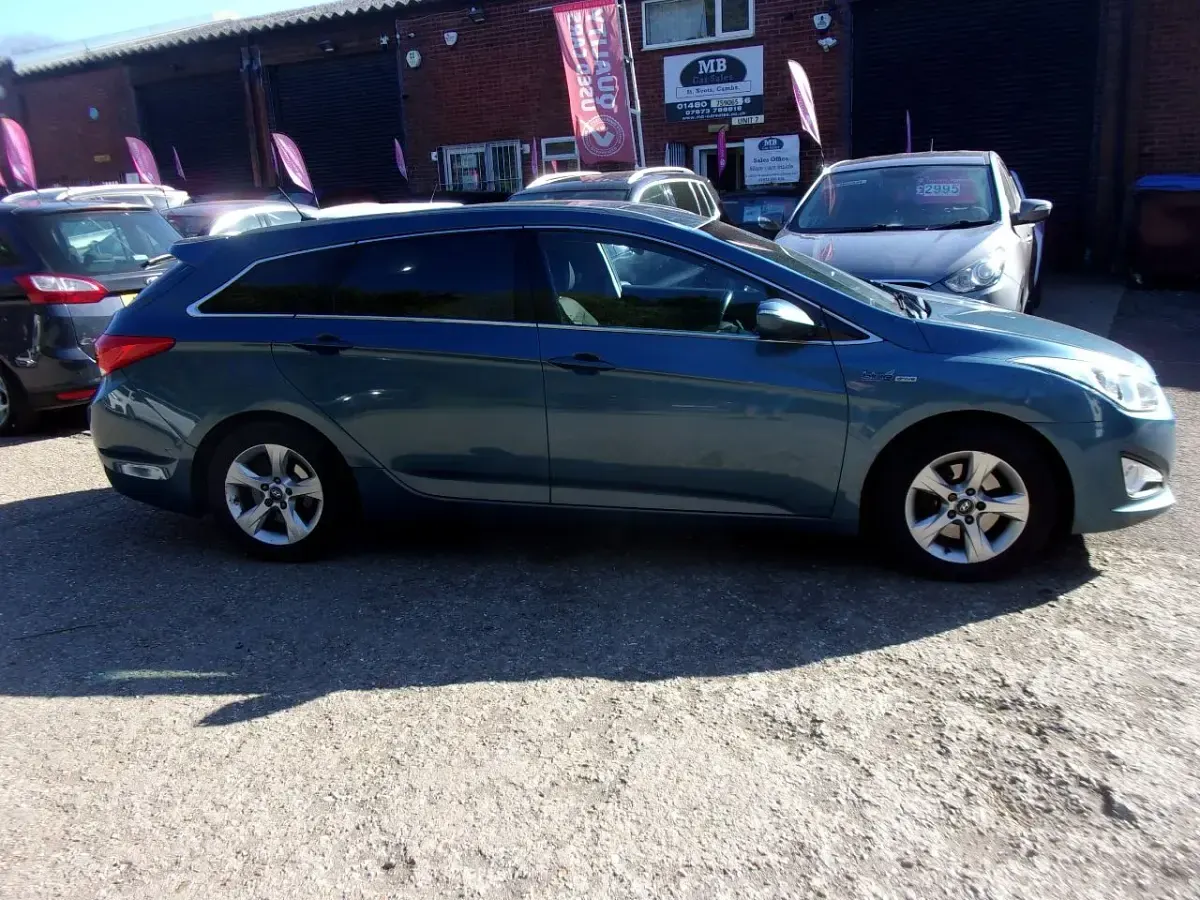 Used Hyundai i40 Active 115 HP (84 kW) 2012 Blue Estate