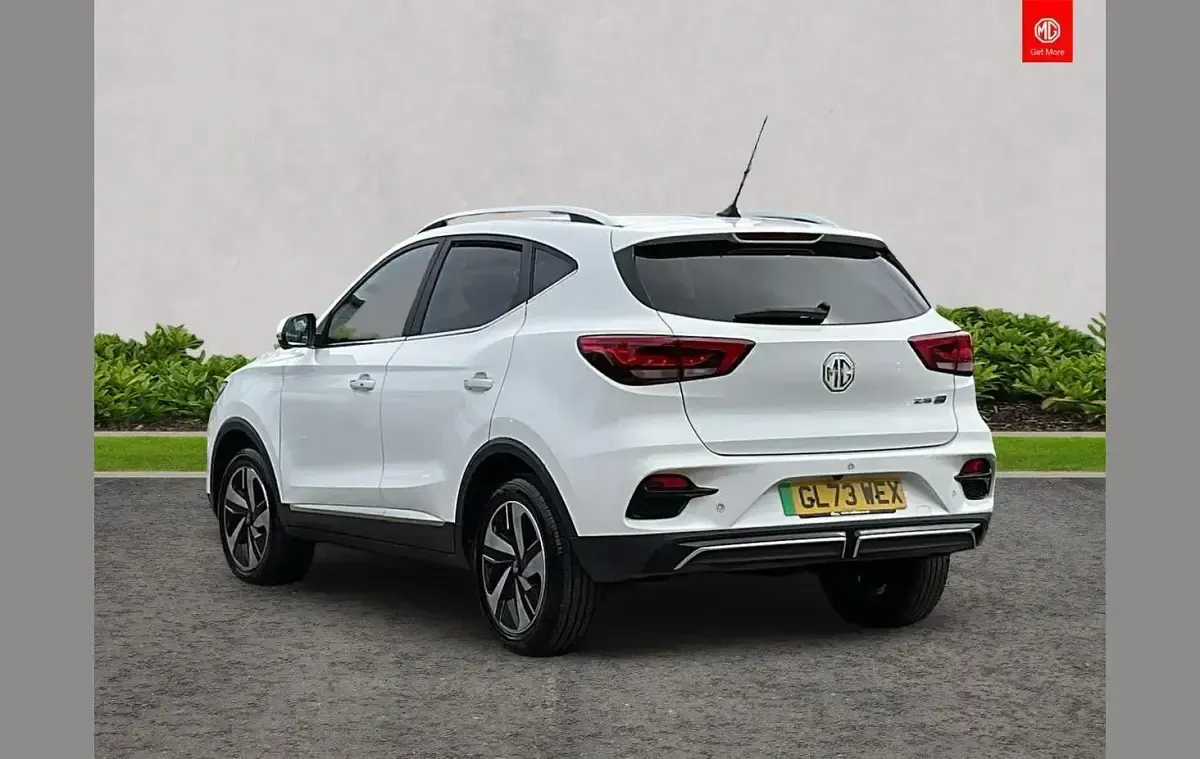 Second-hand MG ZS Trophy Connect 127 kW (173 CP) 2023 Alb SUV