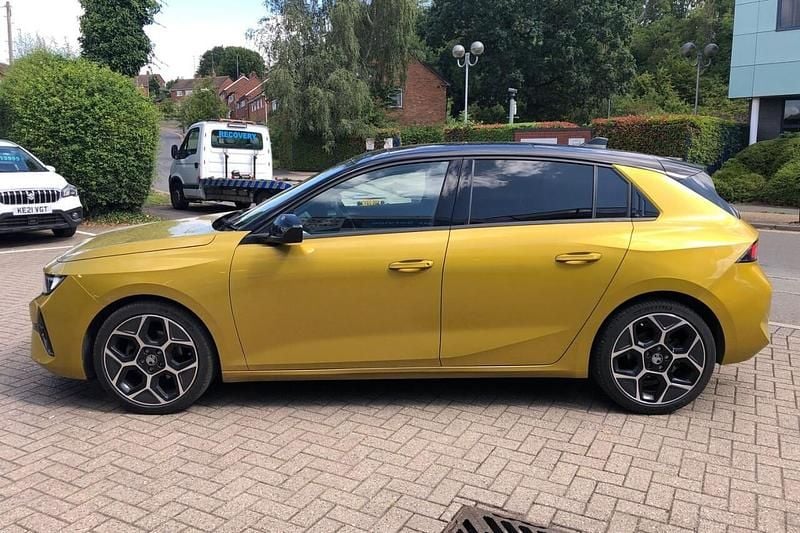 Used Vauxhall Astra Ultimate 130 HP (95 kW) 2024 Yellow Hatchback