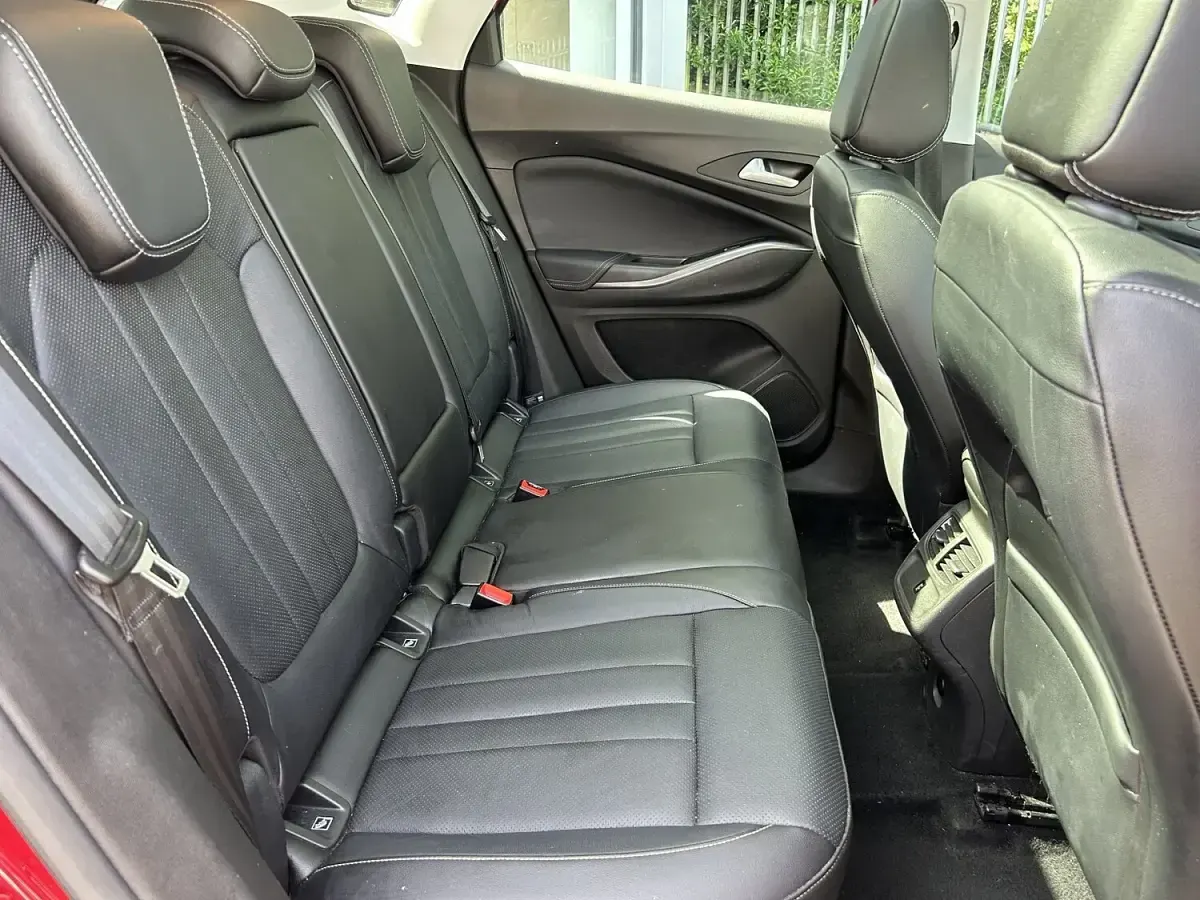 Used Vauxhall Grandland X Elite 130 HP (95 kW) 2020 Red SUV