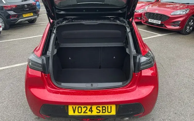 Second-hand Peugeot 208 GTi 102 CP (75 kW) 2024 Roșu Hatchback