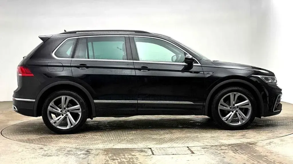Second-hand VW Tiguan Edition 2023 Negru SUV
