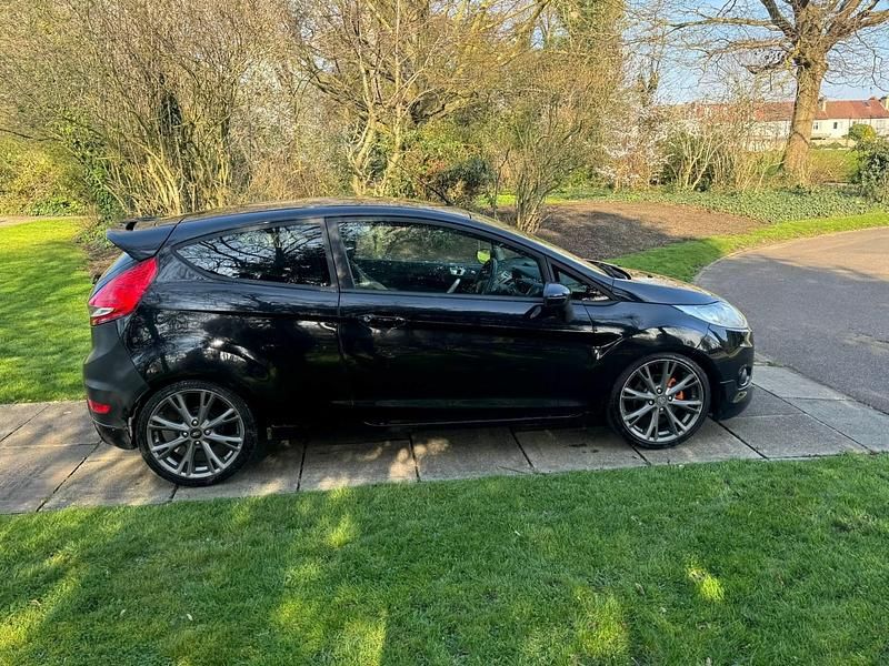 Used Ford Fiesta Zetec 120 HP (88 kW) 2012 Black Hatchback