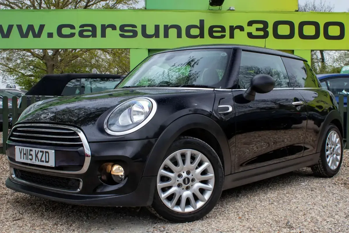 Usado Mini Cooper Hatch 136 HP (100 kW) 2015 Preto Citadino