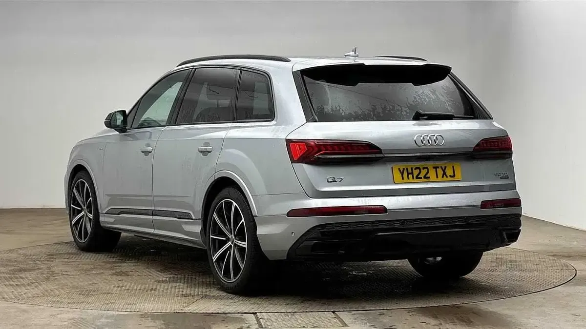 Used Audi Q7 Black Edition 286 HP (210 kW) 2022 Silver SUV