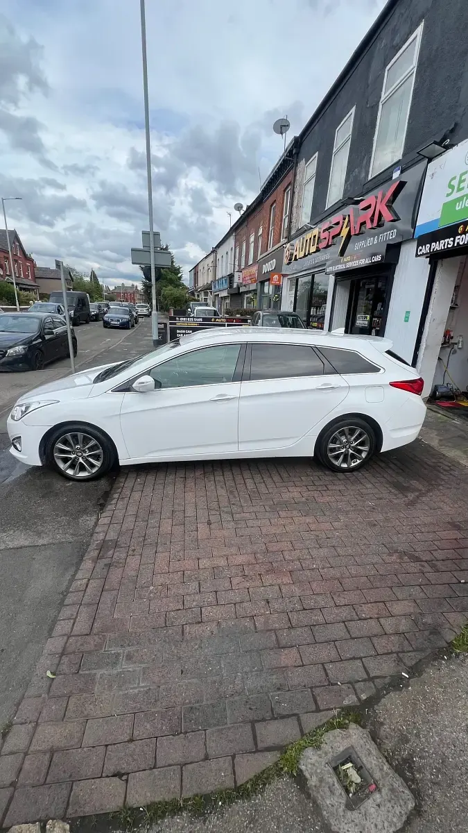 Used Hyundai i40 Style 136 HP (100 kW) 2014 White Estate