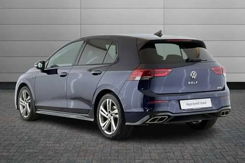 Used VW Golf VIII R-line 150 HP (110 kW) 2022 Atlantic blue Hatchback