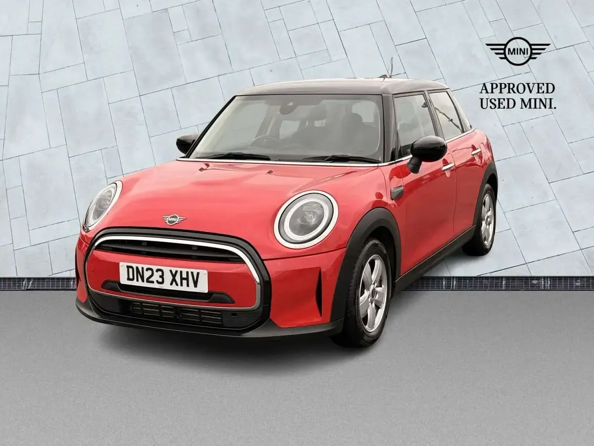 Used Mini Cooper Classic 134 HP (98 kW) 2023 Red Hatchback