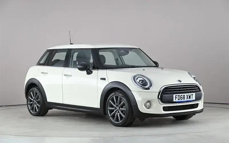Begagnad Mini ONE Hatch 102 HK (75 kW) 2018 Halvkombi
