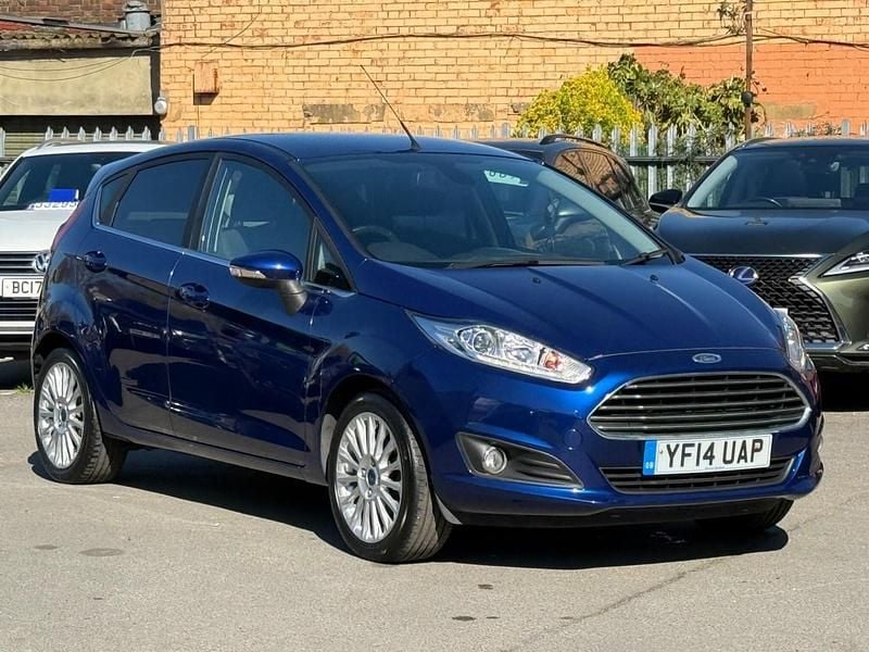Used Ford Fiesta Titanium 105 HP (77 kW) 2014 Blue Hatchback