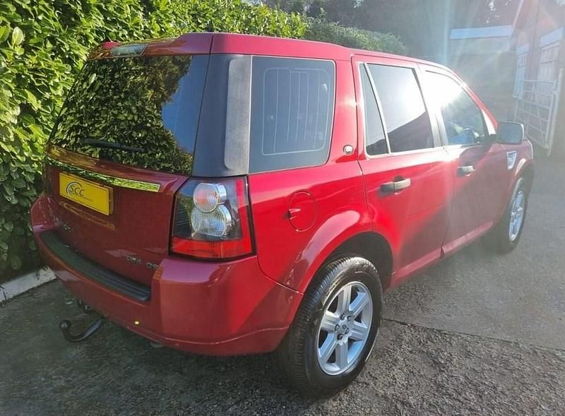 Used Land Rover Freelander 2 150 HP (110 kW) 2012 Red SUV