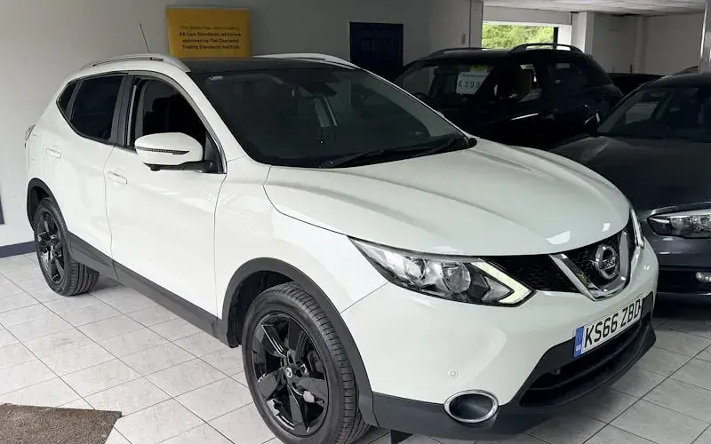 Used Nissan Qashqai N-Connecta 110 HP (80 kW) 2016 SUV