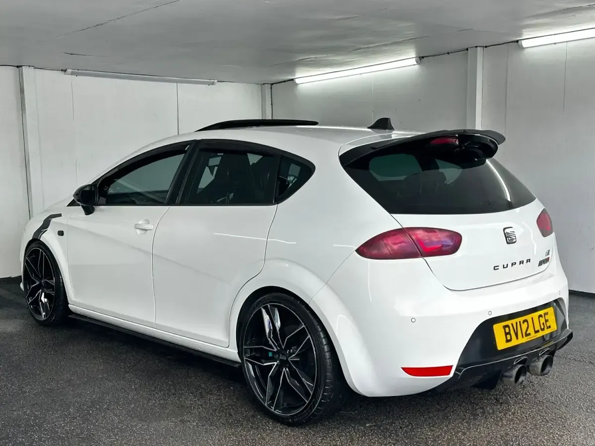 Used Seat Leon CUPRA 2012 White Hatchback