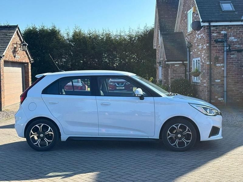 Usado MG MG3 Excite 106 HP (77 kW) 2019 Branco Citadino
