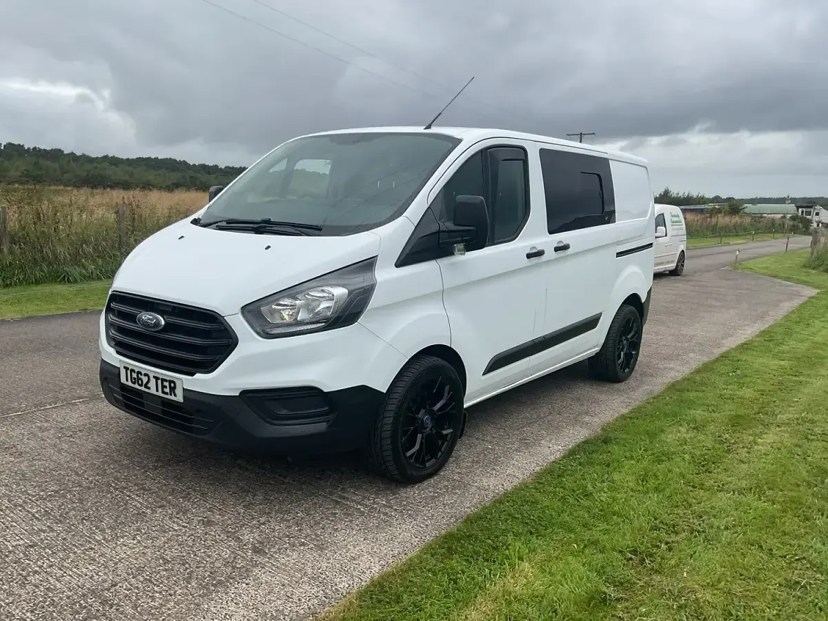 Used Ford Transit Custom 105 HP (77 kW) 2019 White Van