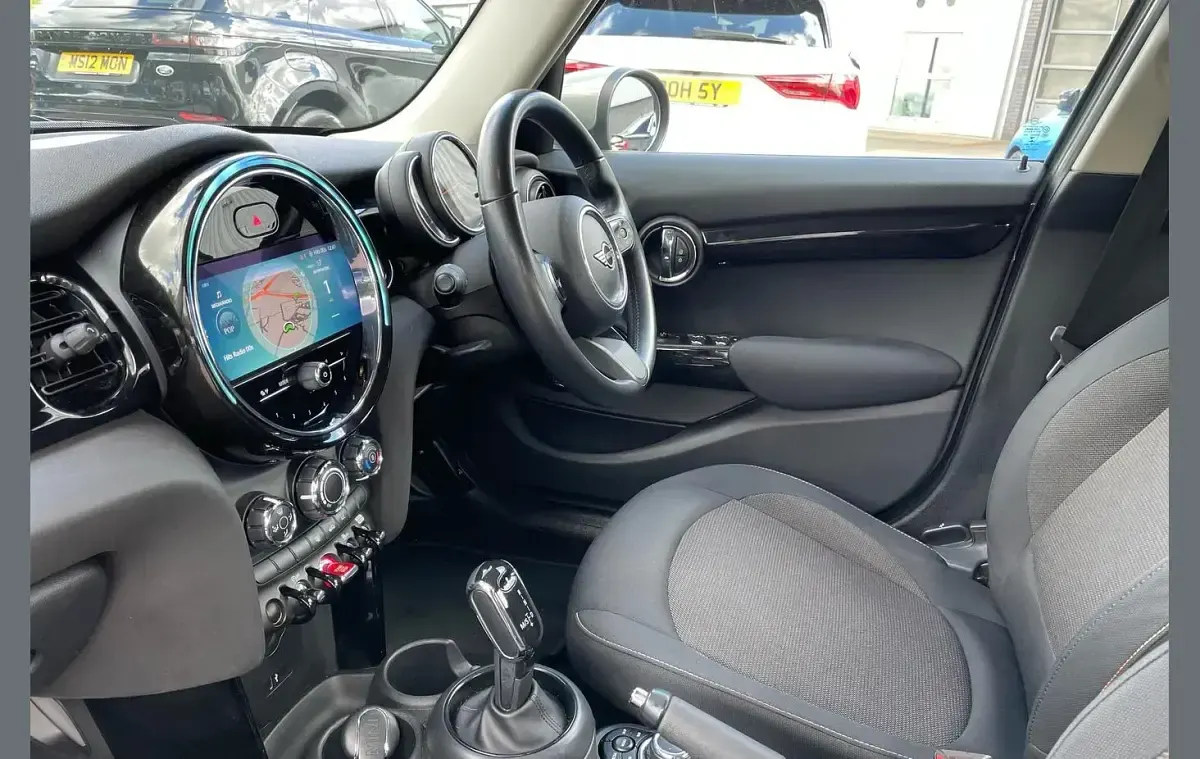 Used Mini Cooper Classic 134 HP (98 kW) 2021 Grey Hatchback