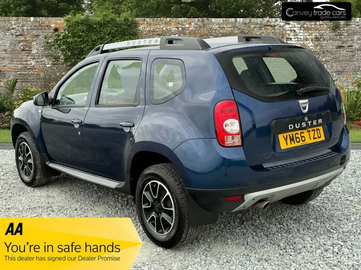 Usado Dacia Duster Lauréate 110 HP (80 kW) 2017 Azul SUV