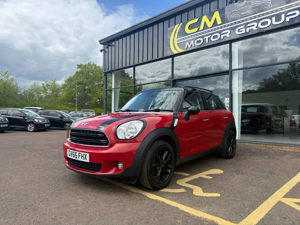 Usado Mini Cooper 122 CV (89 kW) 2016 Rojo Utilitario