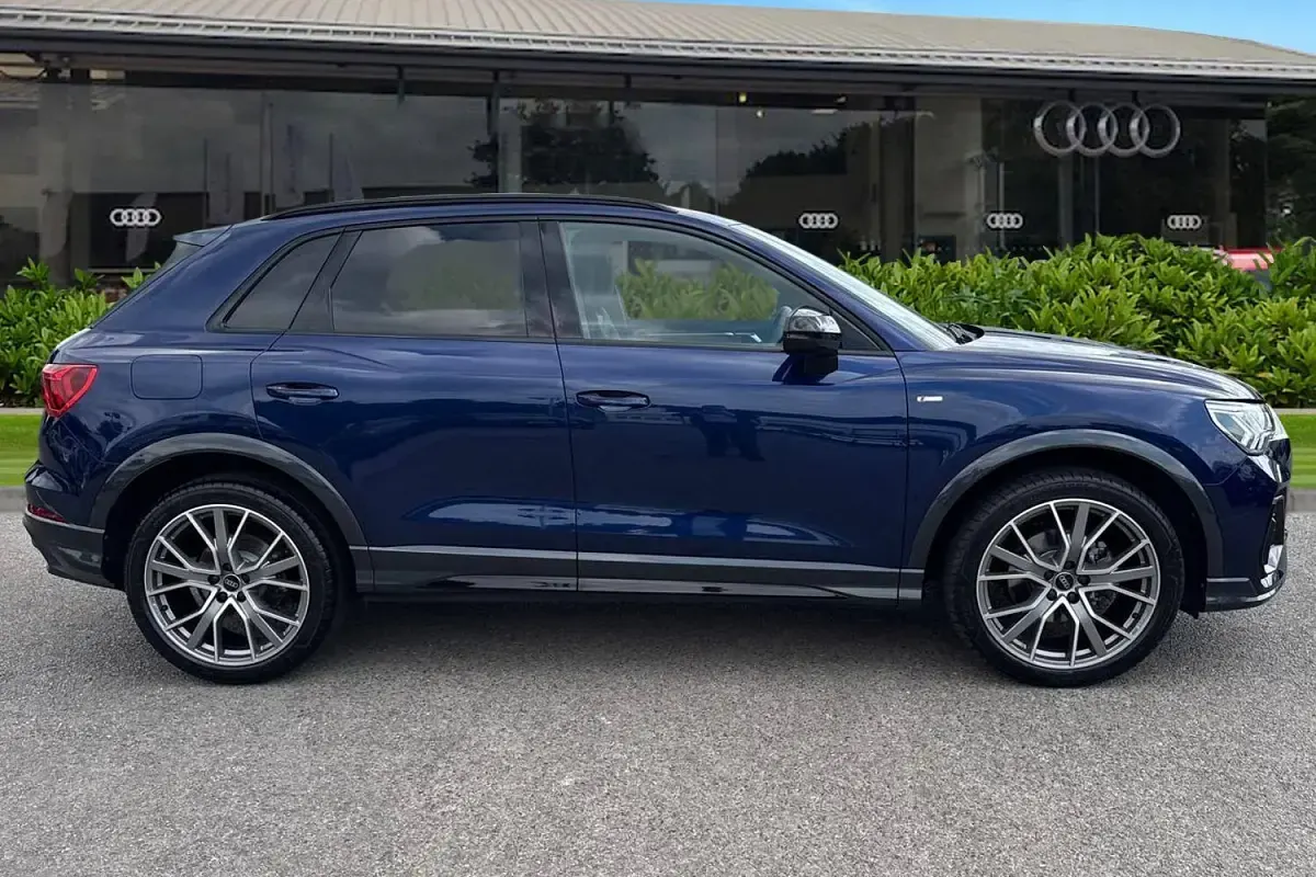 Used Audi Q3 Black Edition 150 HP (110 kW) 2025 Blue SUV