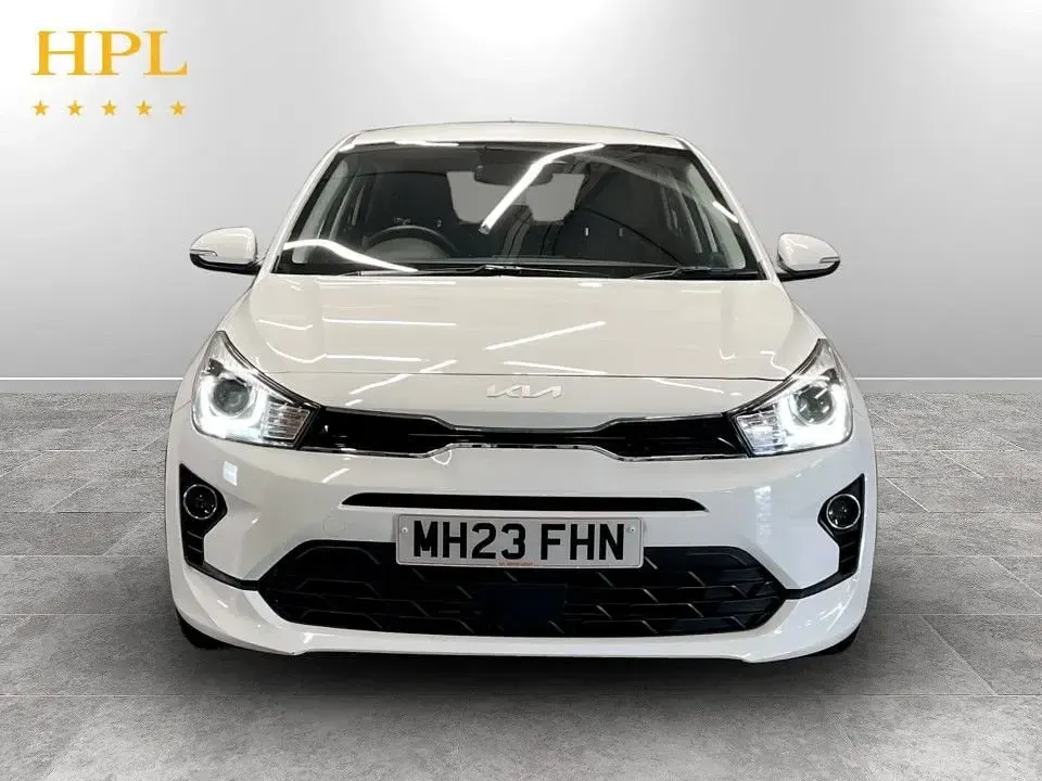 Used Kia Rio 83 HP (61 kW) 2023 White Hatchback