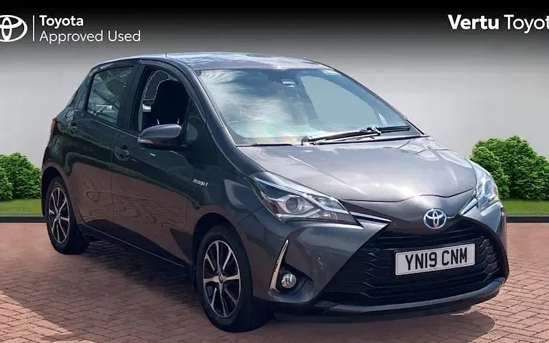 Used Toyota Yaris Hybrid 101 HP (74 kW) 2019 Hatchback