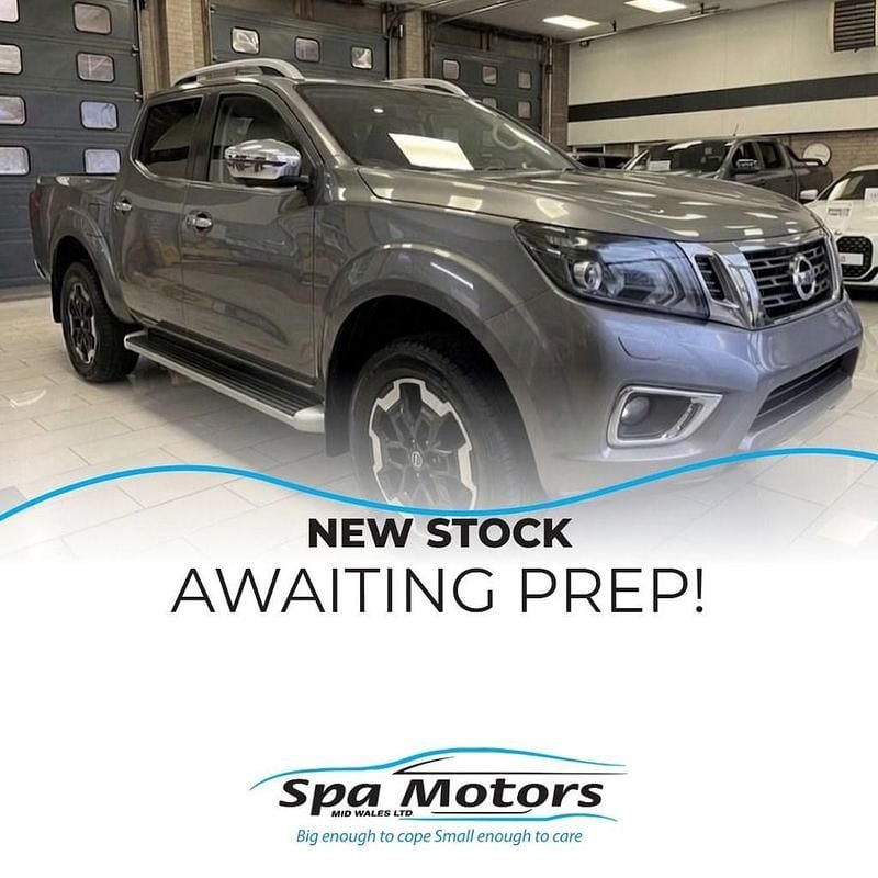 Used Nissan Navara Tekna 190 HP (139 kW) 2021 Grey Pickup