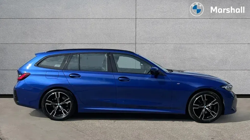 Used BMW 320 M Sport 181 HP (133 kW) 2024 Blue Estate