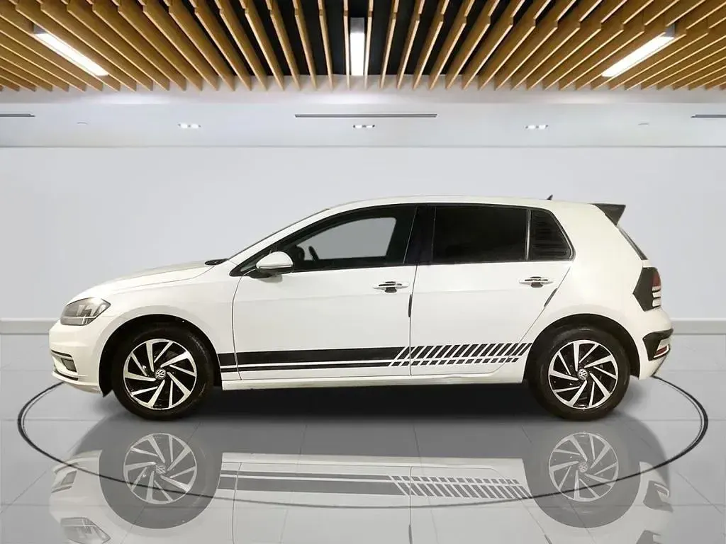 Used VW Golf VII Match 115 HP (84 kW) 2019 White Hatchback