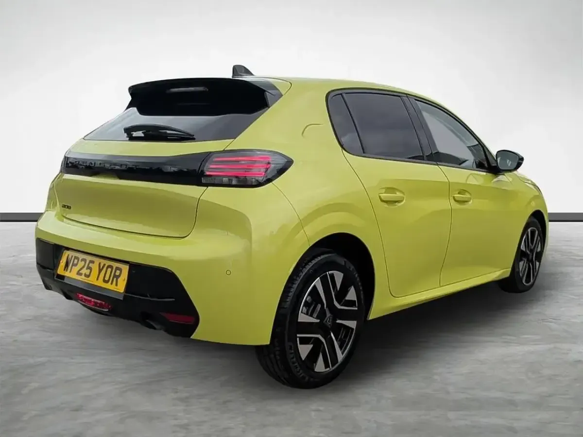 Used Peugeot 208 Allure 99 HP (72 kW) 2025 Yellow Hatchback