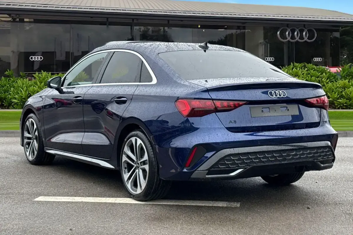 Ny Audi A3 S-Line 2026 Blå Halvkombi