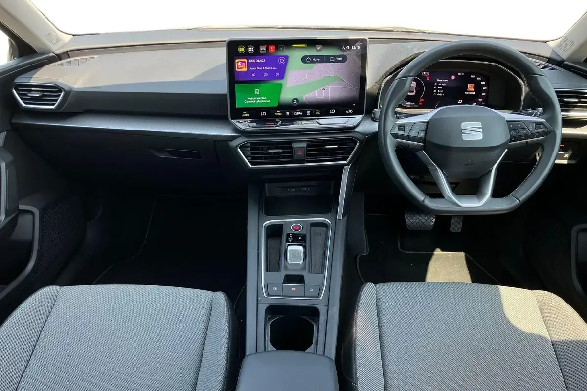 Used Seat Leon SE Dynamic 116 HP (85 kW) 2025 Grey Hatchback