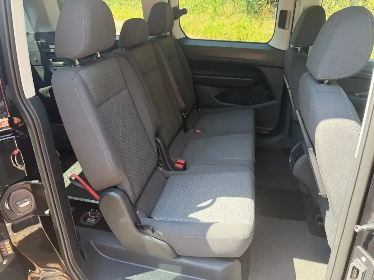 Used Ford Tourneo Connect Titanium 122 HP (89 kW) 2025 Black MPV