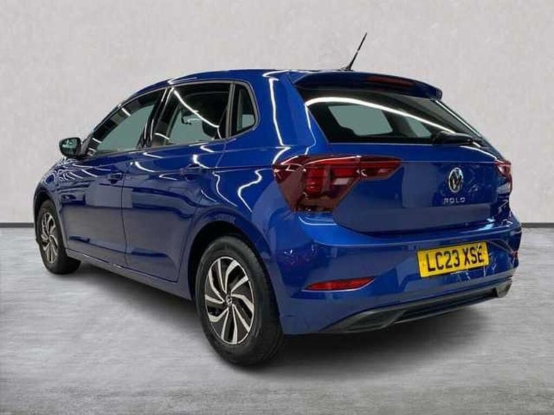 Used VW Polo Life 95 HP (69 kW) 2023 Blue Hatchback