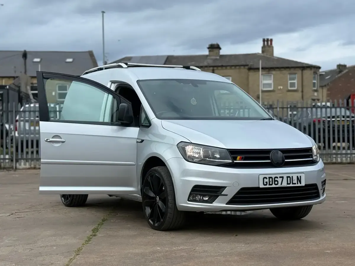 Used VW Caddy Highline 102 HP (75 kW) 2017 Silver MPV