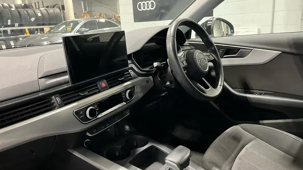 Used Audi A4 Comfort 150 HP (110 kW) 2023 Black Estate