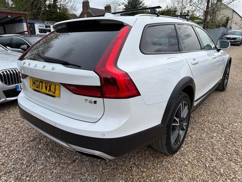 Used Volvo V90 CC Pro 2017 White Estate