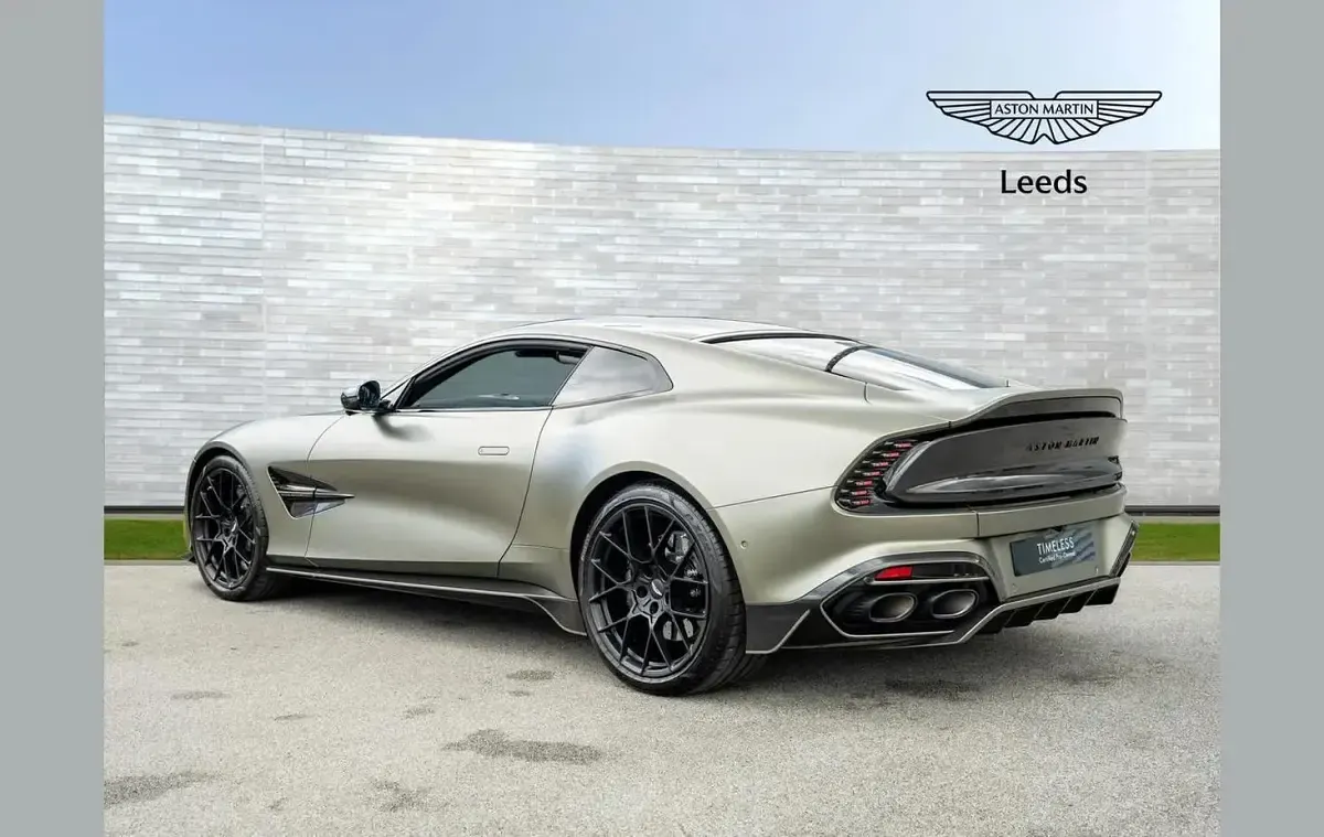 Used Aston Martin Vanquish 835 HP (614 kW) 2025 Green Coupe