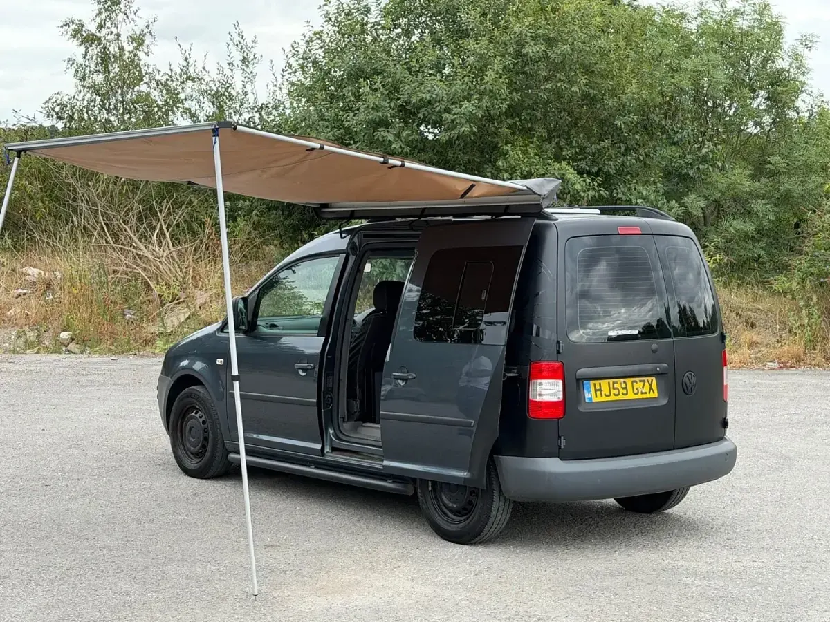 Used VW Caddy 104 HP (76 kW) 2009 Grey MPV