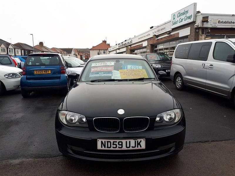 Used BMW 118 Sport Line 143 HP (105 kW) 2009 Black Hatchback