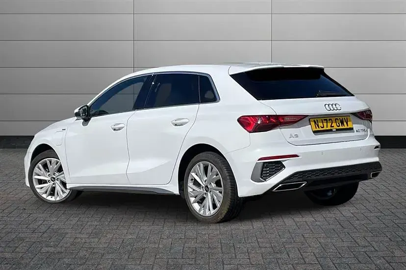 Used Audi A3 e-tron S-Line 204 HP (150 kW) 2022 White Hatchback