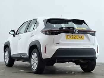 Used Toyota Yaris Hybrid 116 HP (85 kW) 2022 White Estate