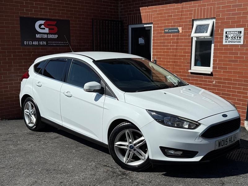 White Used 2015 Ford Focus Zetec Hatchback | £3,990 (A bit pricey) - Image 1/4